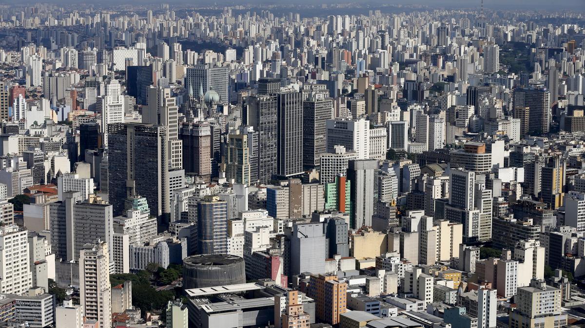 A general view of the skyline of Sao Paulo April 2, 2015. REUTERS/Paulo Whitaker/File Photo