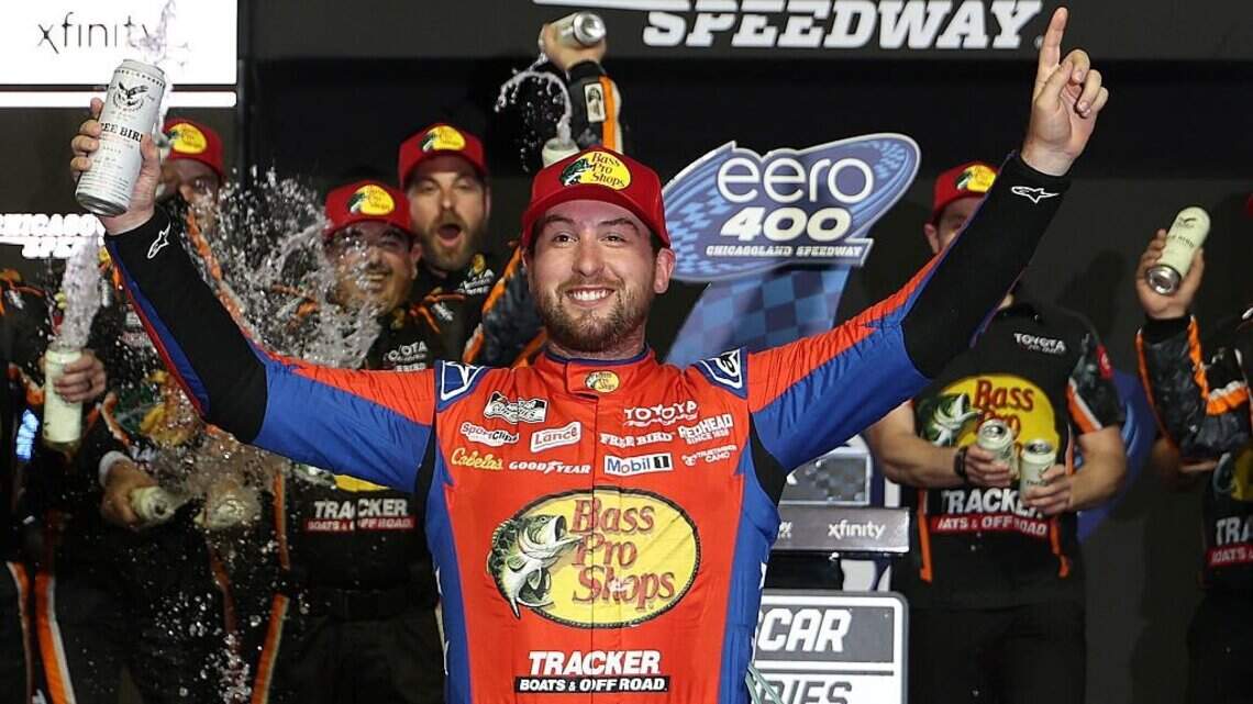Chase Briscoe picks up first win of season in return to Chicagoland