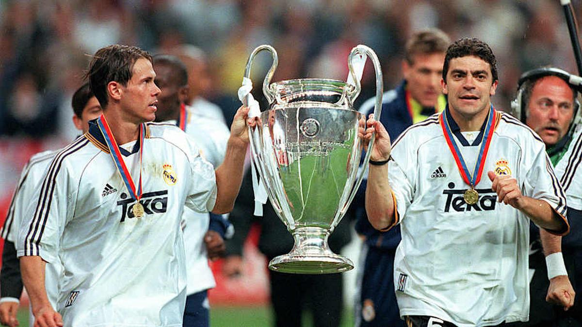  Manolo Sanchís (right) spent his entire career at Real Madrid. | Michael Mayhew/Sportsphoto/Allstar via Getty Images 