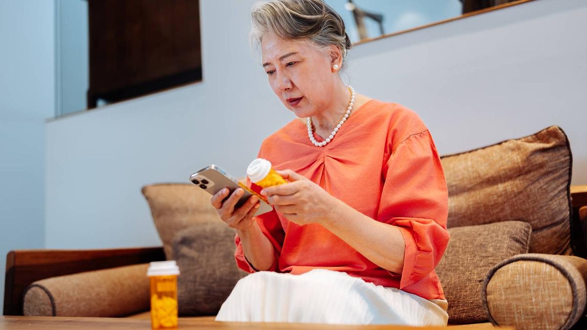  Foreign call centers and spam mailers were used in a Medicare fraud scheme that pressured seniors into accepting unwanted medical supplies through falsified prescriptions. 