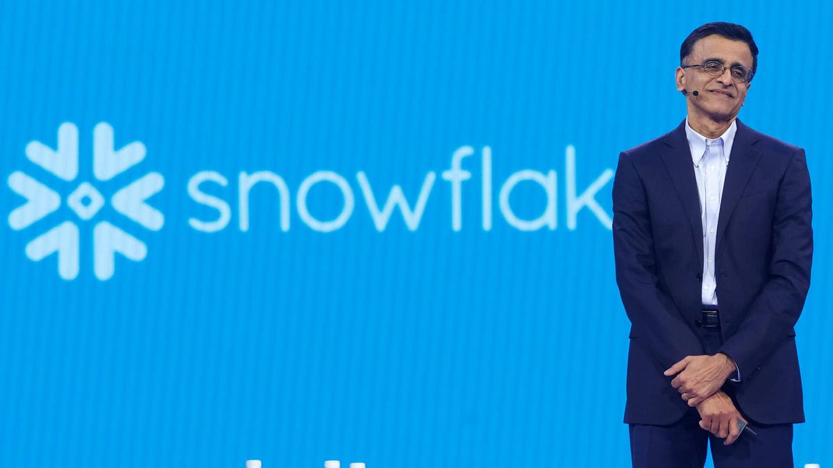  Snowflake's product revenue is $1.33 billion, up 34% year over year. 
