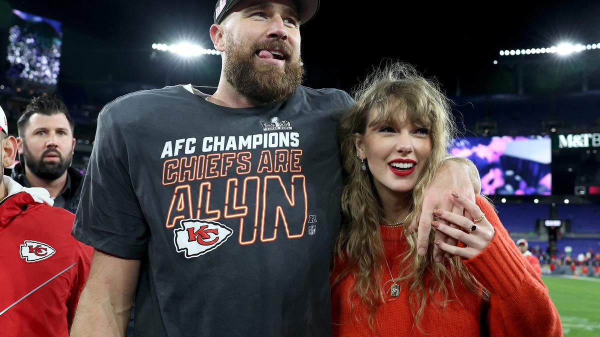From left: Travis Kelce and Taylor Swift in January 2024. 