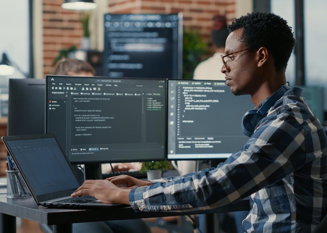  DC Studio // Shutterstock 