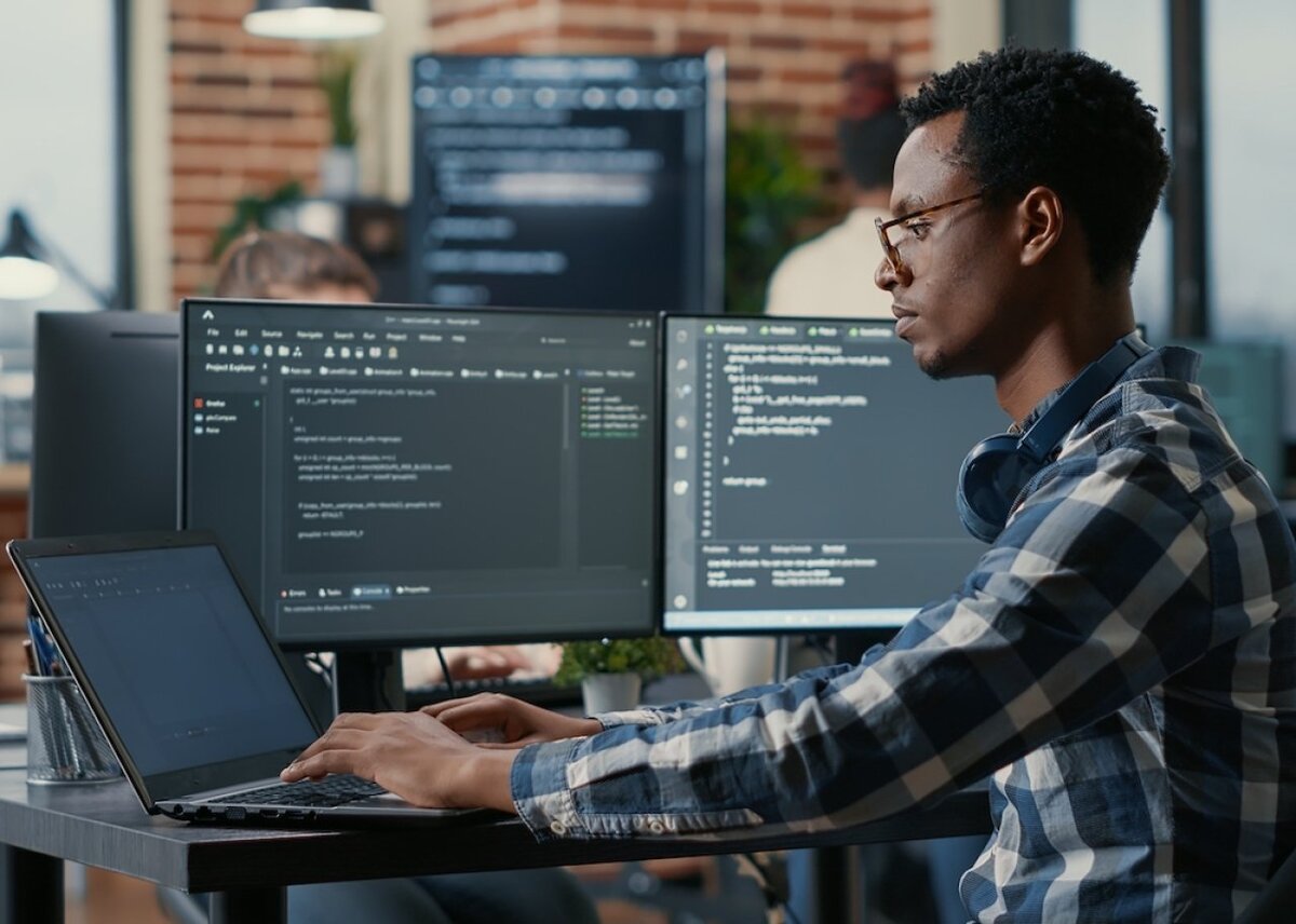  DC Studio // Shutterstock 