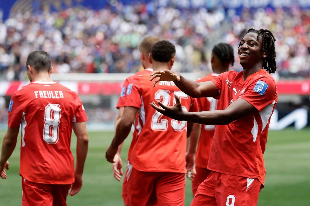  Johan Manzambi celebrates 3-0 during the World Cup match between Switzerland v Bosnia and Herzegovina. (Photo by Eric Verhoeven/Soccrates/Getty Images)