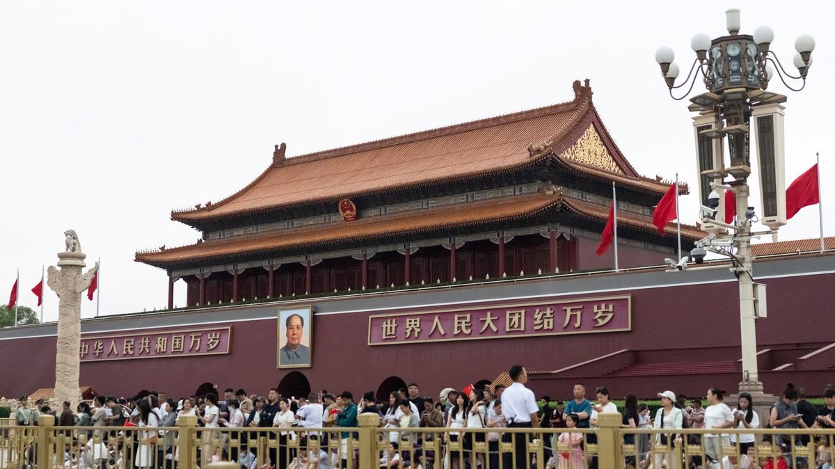 People gather next to Tiananmen Gate in Beijing, China, June 3, 2026. REUTERS/Maxim Shemetov