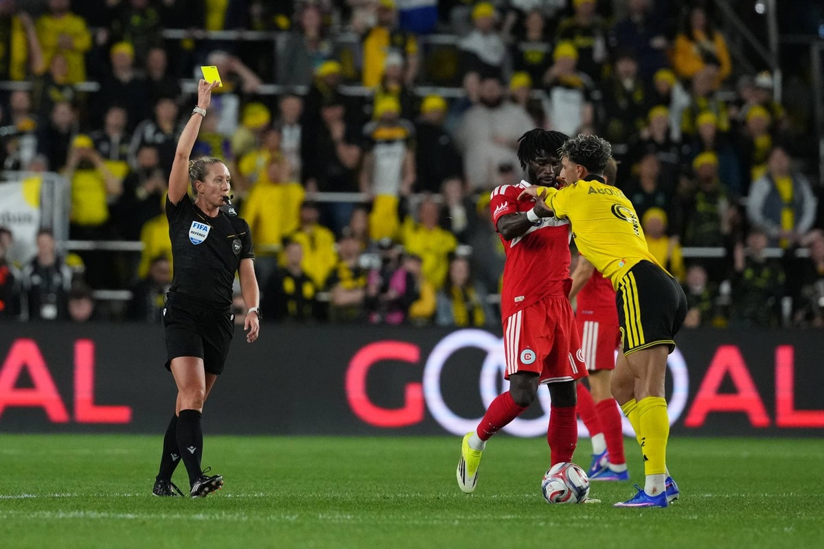  Referee Tori Penso shows a yellow card to Jonathan Bamba during the MLS match between Columbus Crew and Chicago Fire FC at ScottsMiracle-Gro Field on March 07, 2026. (Photo by Jason Mowry/MLS via Getty Images)