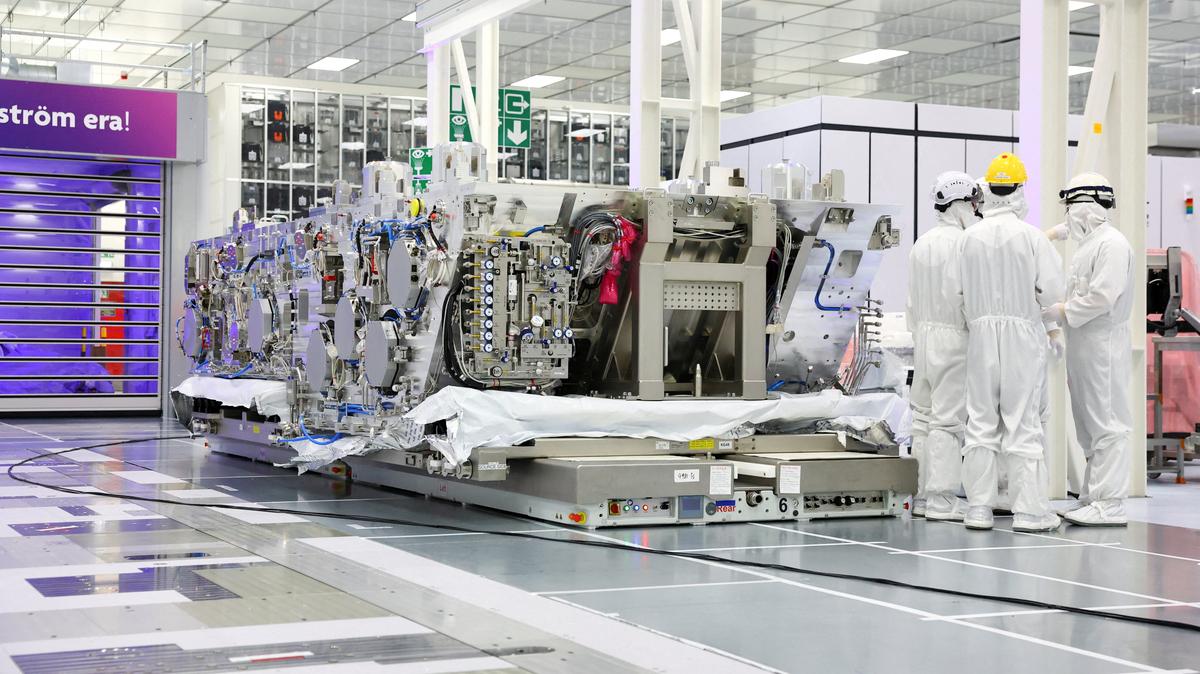 The bottom module of a $400-million High NA EUV machine made by ASML is shown at the headquarters of Belgian chip research lab IMEC. Once fully assembled, the machine will be used to develop and commercialize future generations of computer chips, in Leuven, Belgium, March 18, 2026. REUTERS/Piroschka van de Wouw