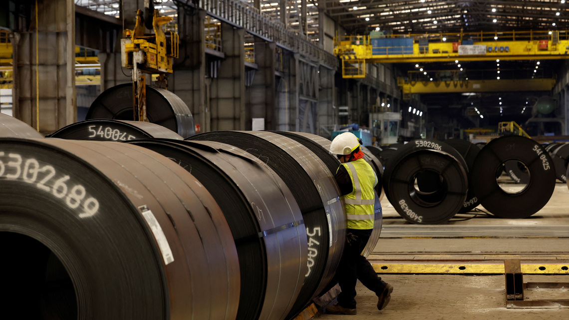 Spanish manufacturing returns to growth in September, PMI shows