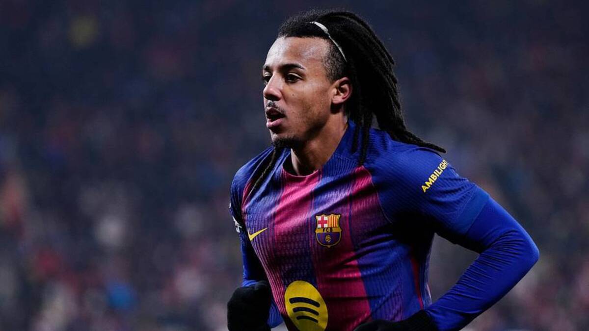  Jules Koundé faces an uncertain Barcelona future. | Jose Breton/Pics Action/NurPhoto/Getty Images 