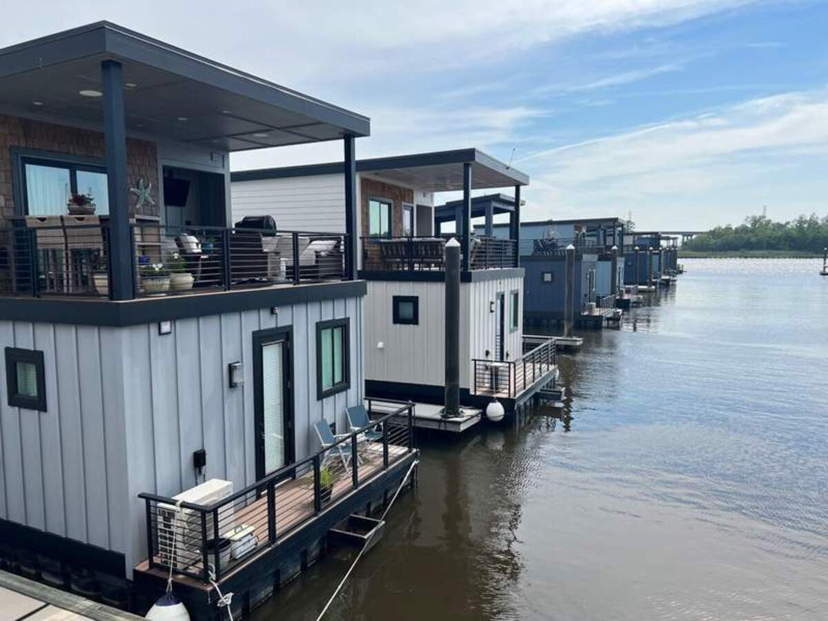  The Cover Riverwalk Villas will gently sway you to sleep with the best views of the Cape Fear River. Photo credit: Kimberly Stroh 