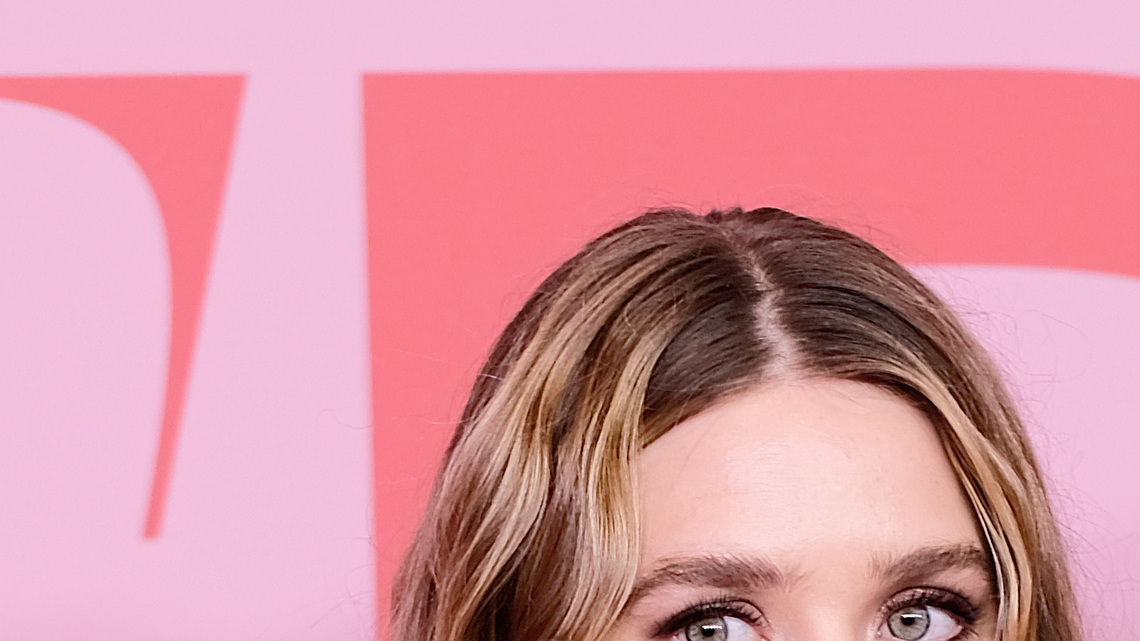 Mary-Kate and Ashley Olsen Make Rare Appearance at Brother's Wedding 