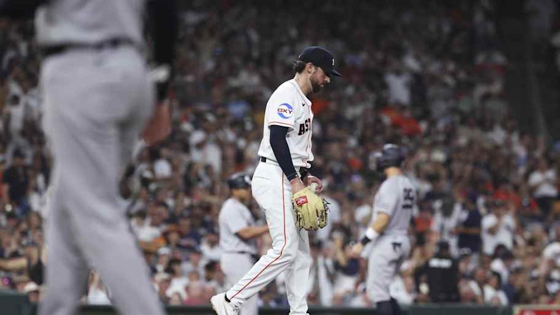 Houston Astros pitcher Bennett Sousa (62) reacts after walking in a run during the seventh inning against the New York Yankees at Daikin Park. | Troy Taormina-Imagn Images 