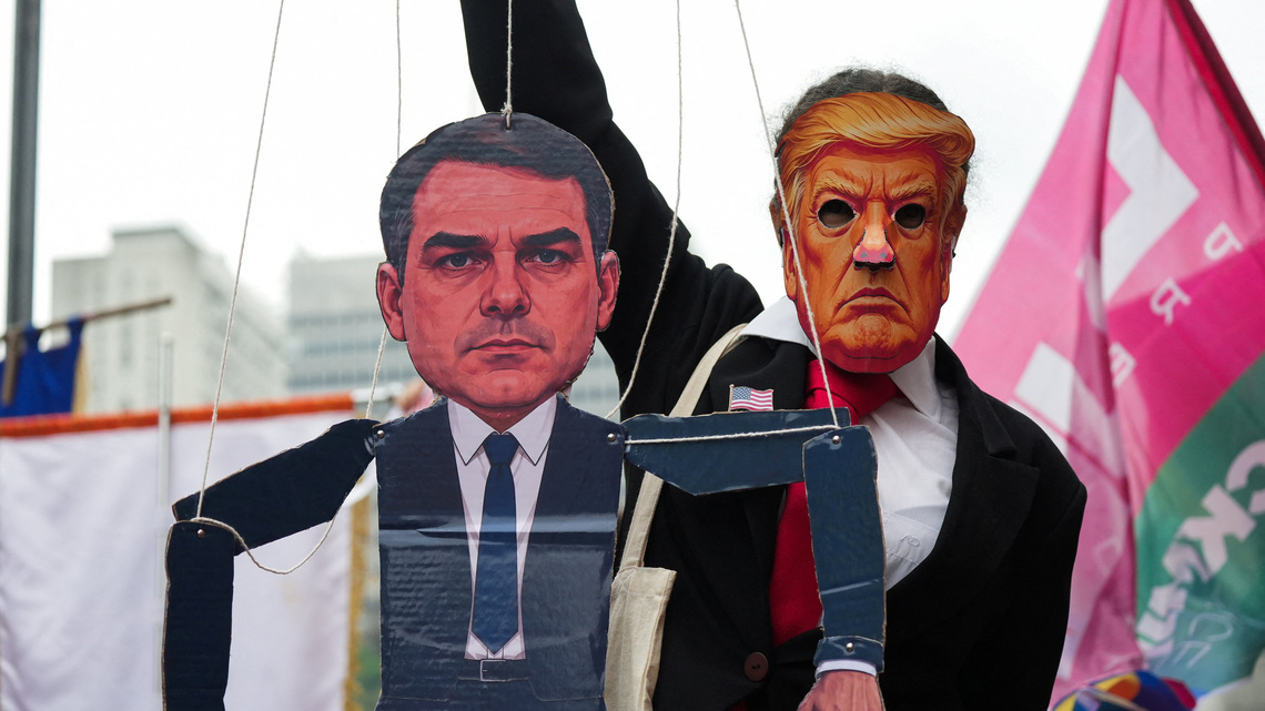 Lula, Bolsonaro rally supporters on final day before Brazil presidential runoff 