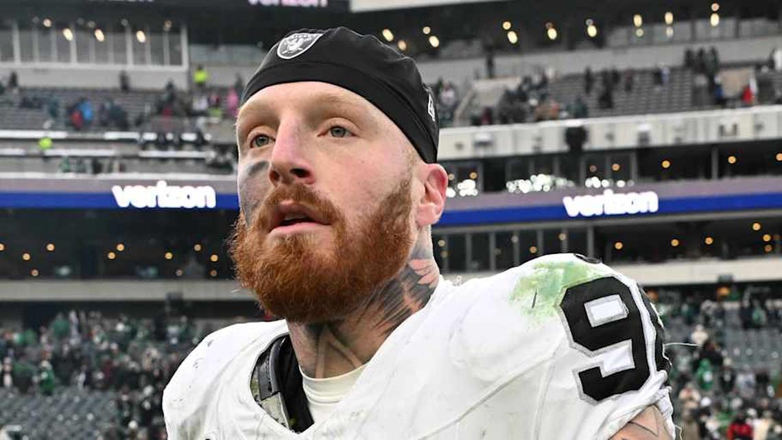  Dec 14, 2025; Philadelphia, Pennsylvania, USA; Las Vegas Raiders defensive end Maxx Crosby (98) on the field after loss to the Philadelphia Eagles at Lincoln Financial Field. Mandatory Credit: Eric Hartline-Imagn Images | Eric Hartline-Imagn Images 