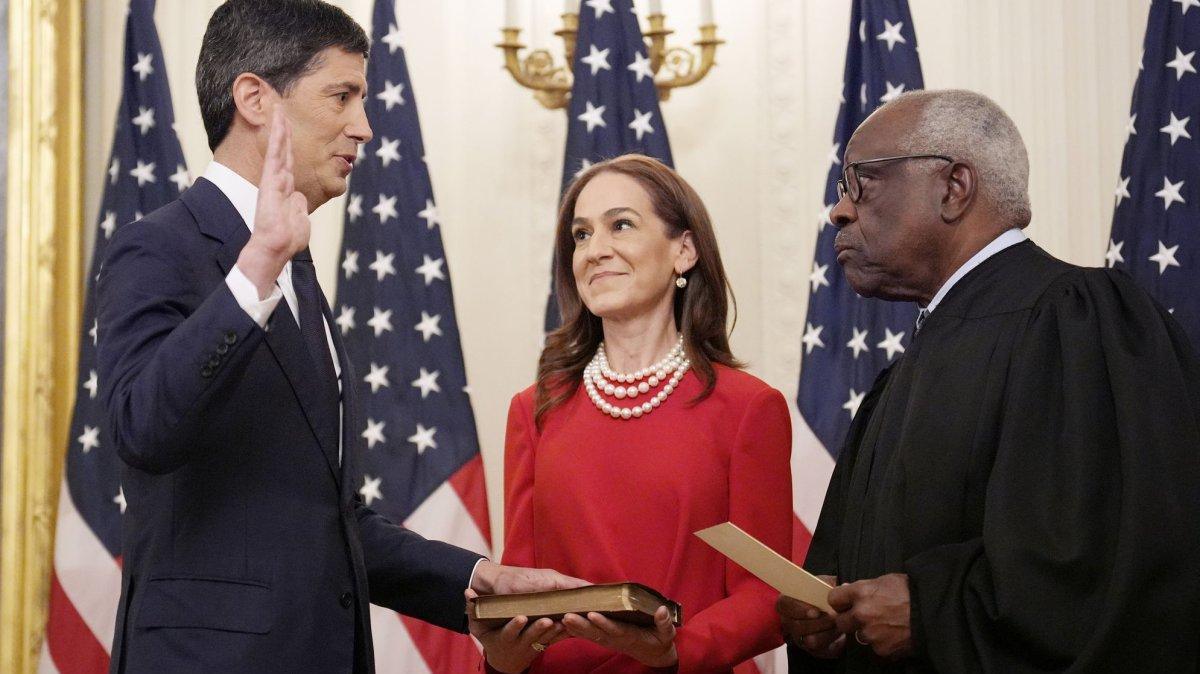 Kevin Warsh (L) takes the oath of office as he is sworn in as the new chairman of the Federal Reserve by U.S. Supreme Court Associate Justice Clarence Thomas in the East Room of the White House in Washington, D.C., on Friday. Photo by Yuri Gripas/UPI