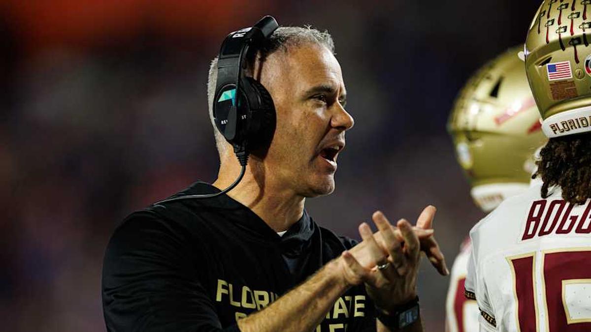 Nov 29, 2025; Gainesville, Florida, USA; Florida State Seminoles head coach Mike Norvell gestures against the Florida Gators during the second half at Ben Hill Griffin Stadium. Mandatory Credit: Matt Pendleton-Imagn Images | Matt Pendleton-Imagn Images 