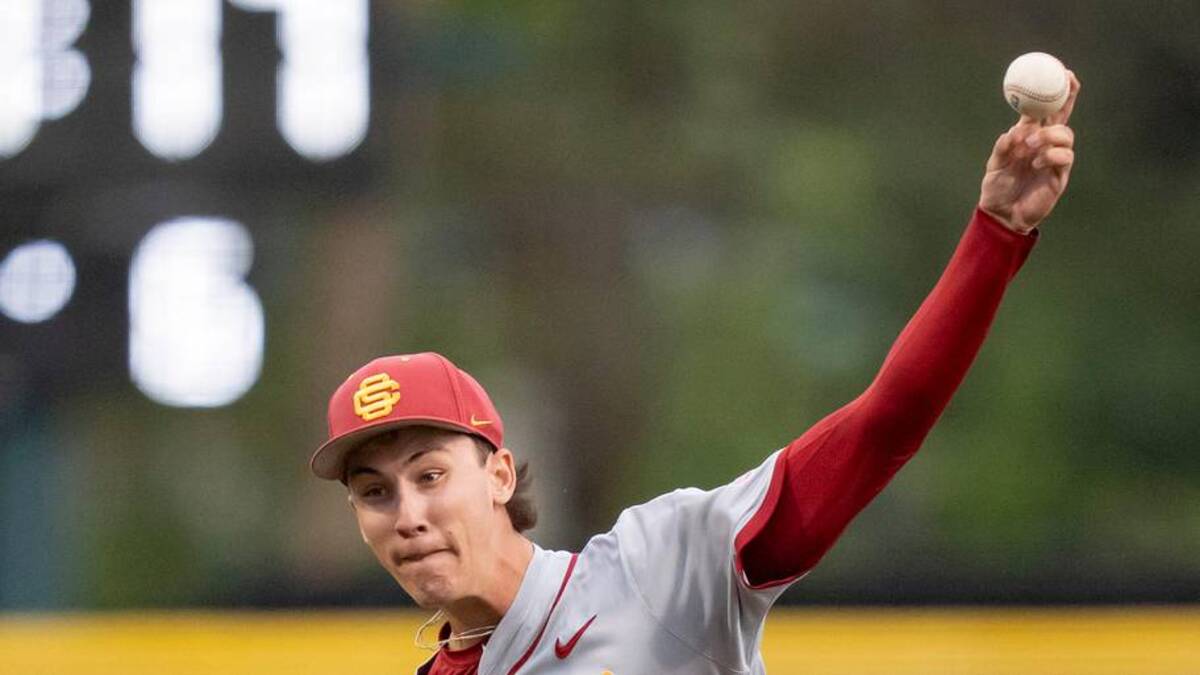  USC pitcher Mason Edwards throws a pitch as the Oregon Ducks host the USC Trojans on May 14, 2026, in Eugene, Oregon. | Ben Lonergan/The Register-Guard / USA TODAY NETWORK via Imagn Images 