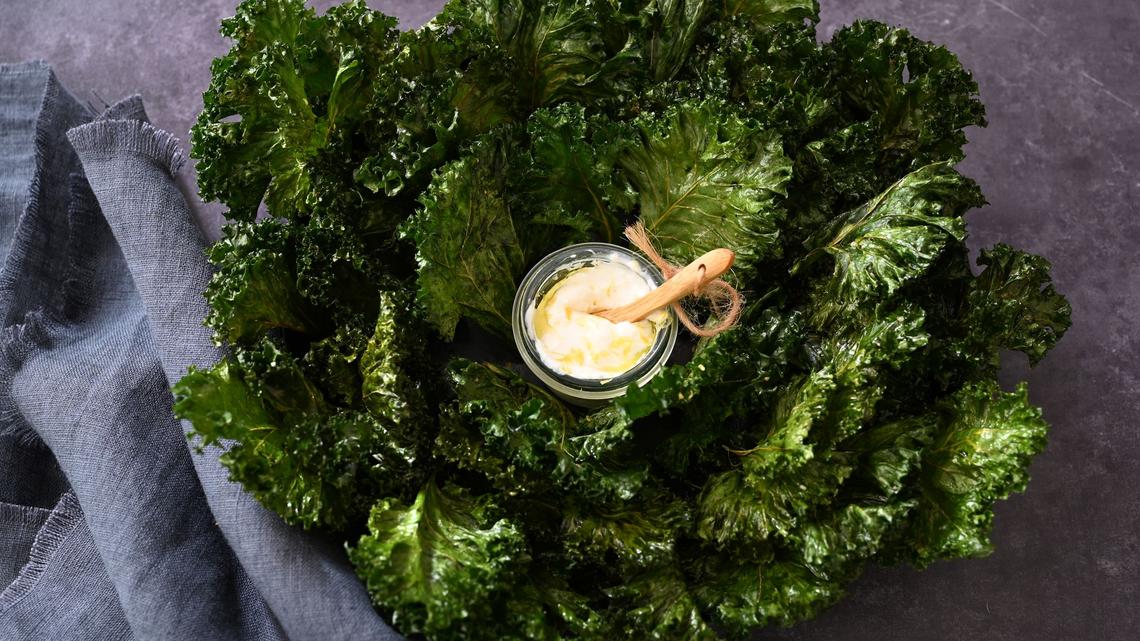 The two rules for extra-crispy kale chips (plus a dip to match) 