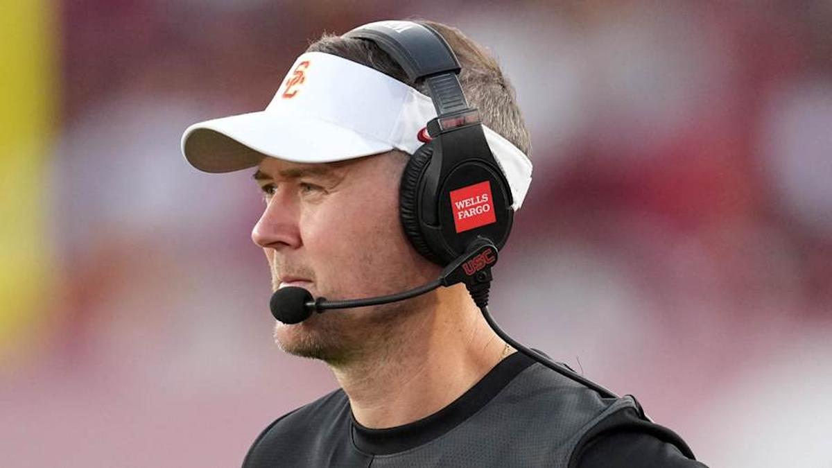  Aug 30, 2025; Los Angeles, California, USA; Southern California Trojans head coach Lincoln Riley watches from the sidelines against the Missouri State Bears in the first half at United Airlines Field at Los Angeles Memorial Coliseum. Mandatory Credit: Kirby Lee-Imagn Images | Kirby Lee-Imagn Images 
