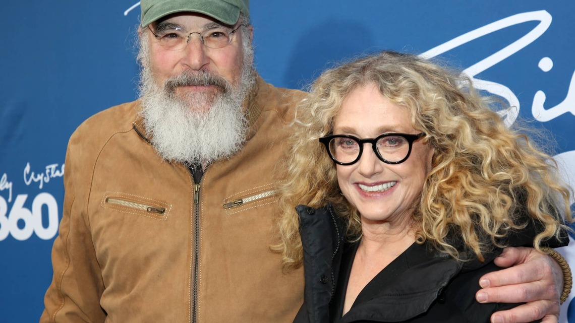Billy Crystal's ‘The Princess Bride' Antics Led Mandy Patinkin to Break a Bone, Carol Kane Says 