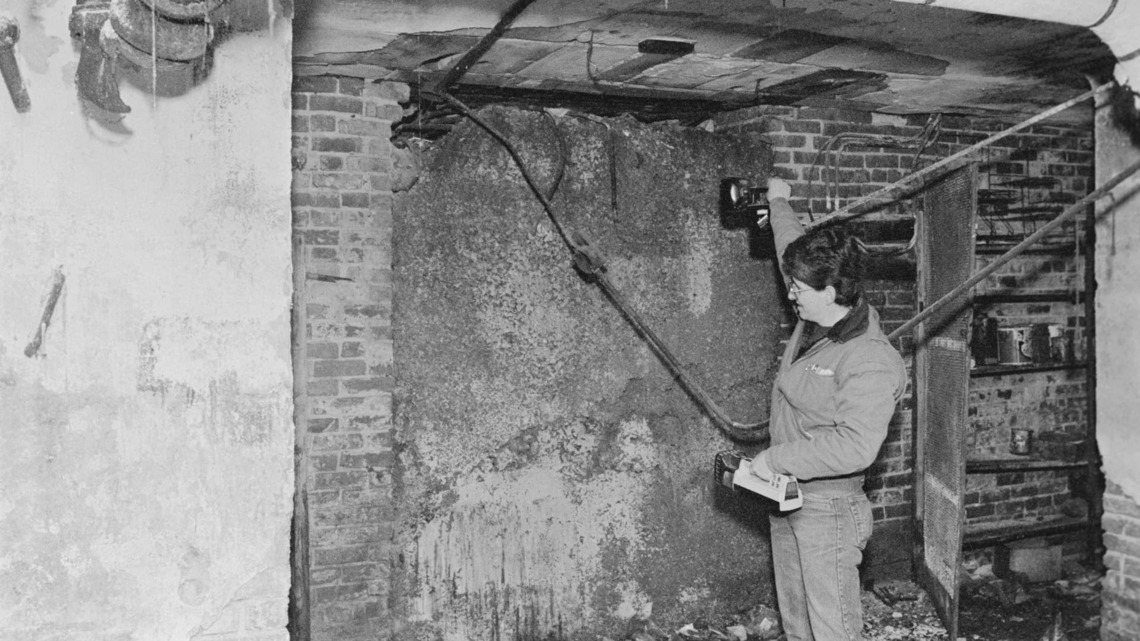 Nearly 30 million watched Geraldo Rivera open Al Capone's vault live in 1986; it held dirt and two bottles 