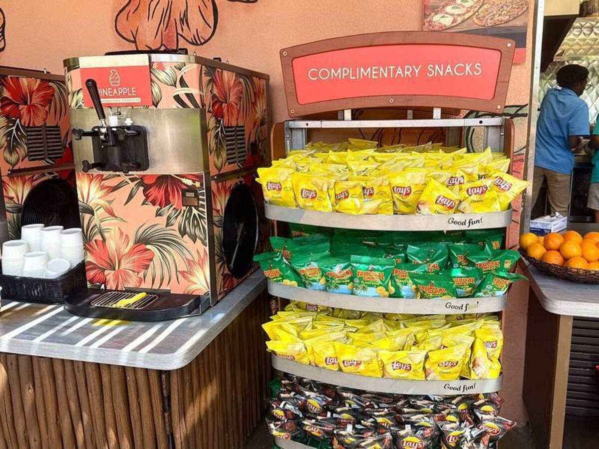  Unlimited snacks like chips, fruit, soft serve ice cream, and pizza are included for all guests. Photo credit: Mikkel Woodruff 
