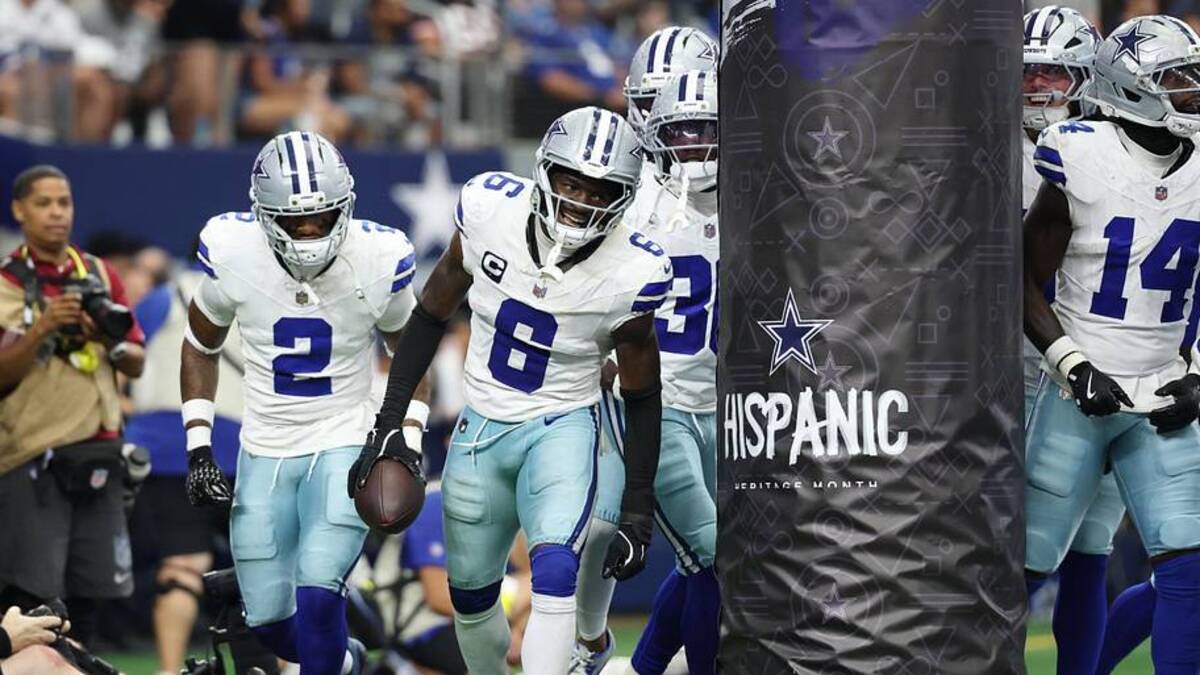  Sep 14, 2025; Arlington, Texas, USA; Dallas Cowboys safety Donovan Wilson (6) celebrates after making an interception against the New York Giants during overtime at AT&T Stadium. Mandatory Credit: Kevin Jairaj-Imagn Images | Kevin Jairaj-Imagn Images 
