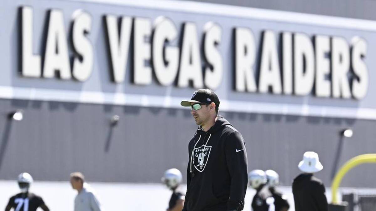  May 28, 2026; Henderson, NV, USA; Las Vegas Raiders head coach Klint Kubiak looks on during organized team activities at Intermountain Health Performance Center. Mandatory Credit: Candice Ward-Imagn Images | Candice Ward-Imagn Images 