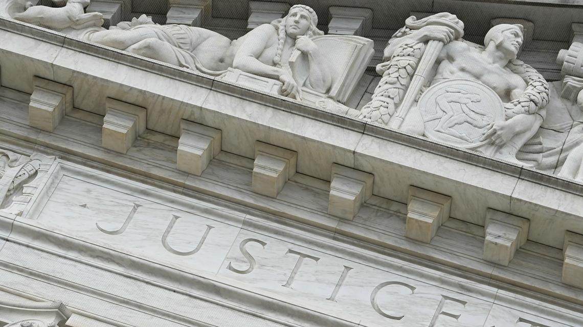 Ronald Brownstein: The Supreme Court could give the GOP a political lifeline 