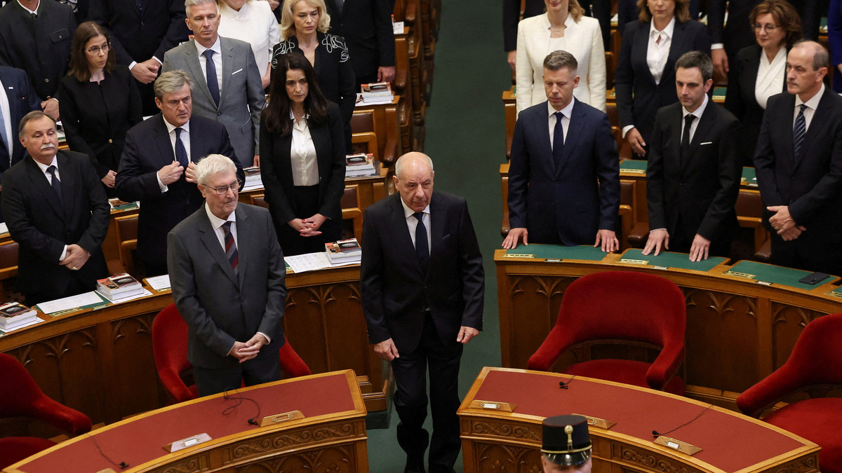 Hungary's President Tamas Sulyok walks as nominee for Speaker of the Parliament Agnes Forsthoffer, Hungary's Prime Minister-elect Peter Magyar and Marton Mellethei-Barna stand during the inaugural session of Hungary's parliament in Budapest, Hungary, May 9, 2026. REUTERS/Bernadett Szabo