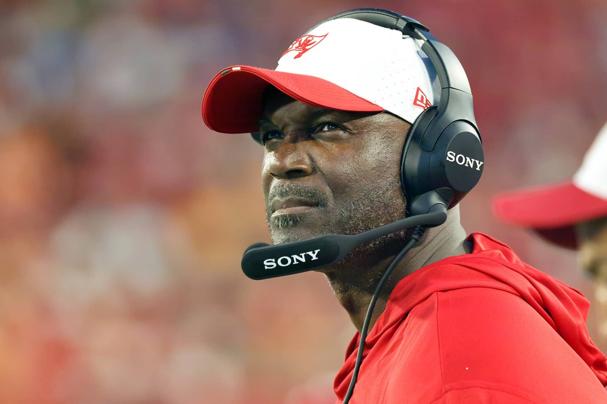  Todd Bowles has all the talent he needs to run a dominant defense in 2026. (Kim Klement Neitzel-Imagn Images) Kim Klement Neitzel-Imagn Images