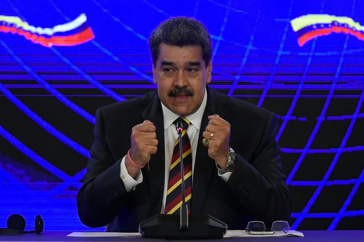 El mandatario de Venezuela Nicolás Maduro hablando tras la firma de un acuerdo con Rusia en Caracas el 16 de febrero del 2022.