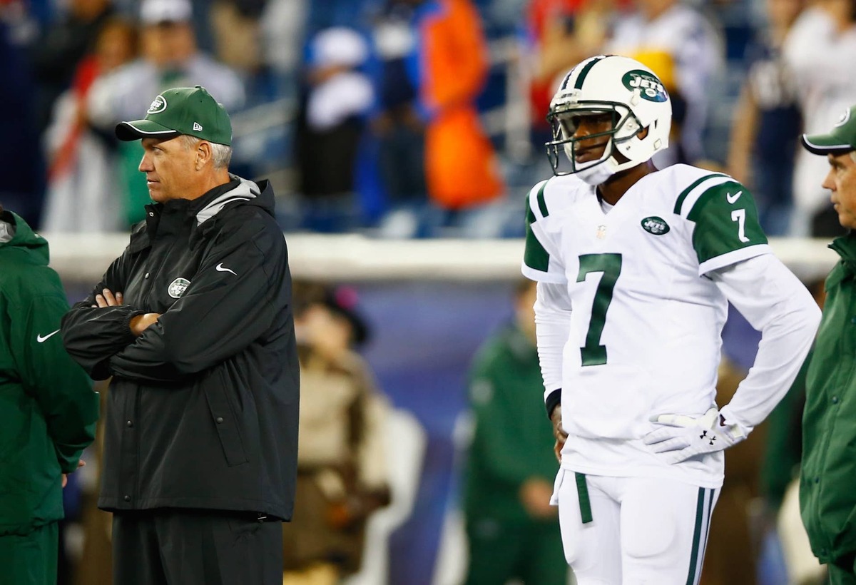  FOXBORO, MA - OCTOBER 16: Head coach Rex Ryan and Geno Smith #7 of the New York Jets look on before a game against the New England Patriots at Gillette Stadium on October 16, 2014 in Foxboro, Massachusetts. (Photo by Jared Wickerham/Getty Images) 