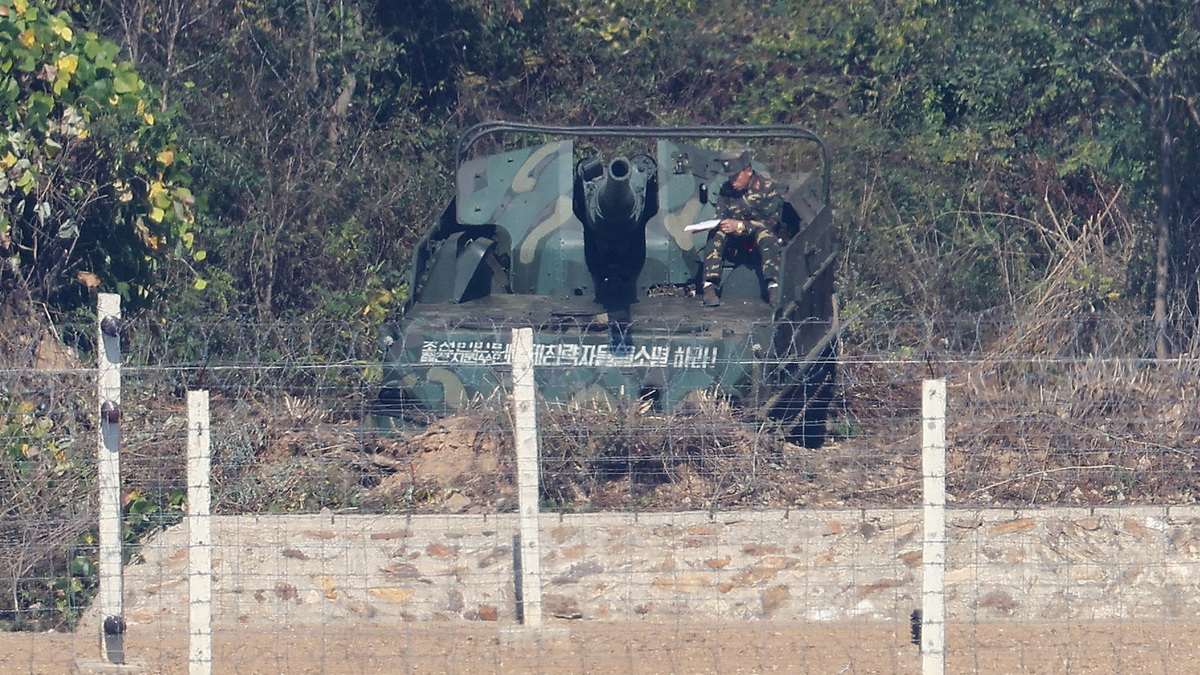 North Korean artillery pointed south stirs concern at border ...