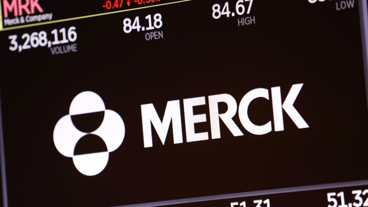 The logo for Merck & Co. is displayed on a screen at the New York Stock Exchange (NYSE) in New York City, New York, U.S., November 17, 2021. REUTERS/Andrew Kelly