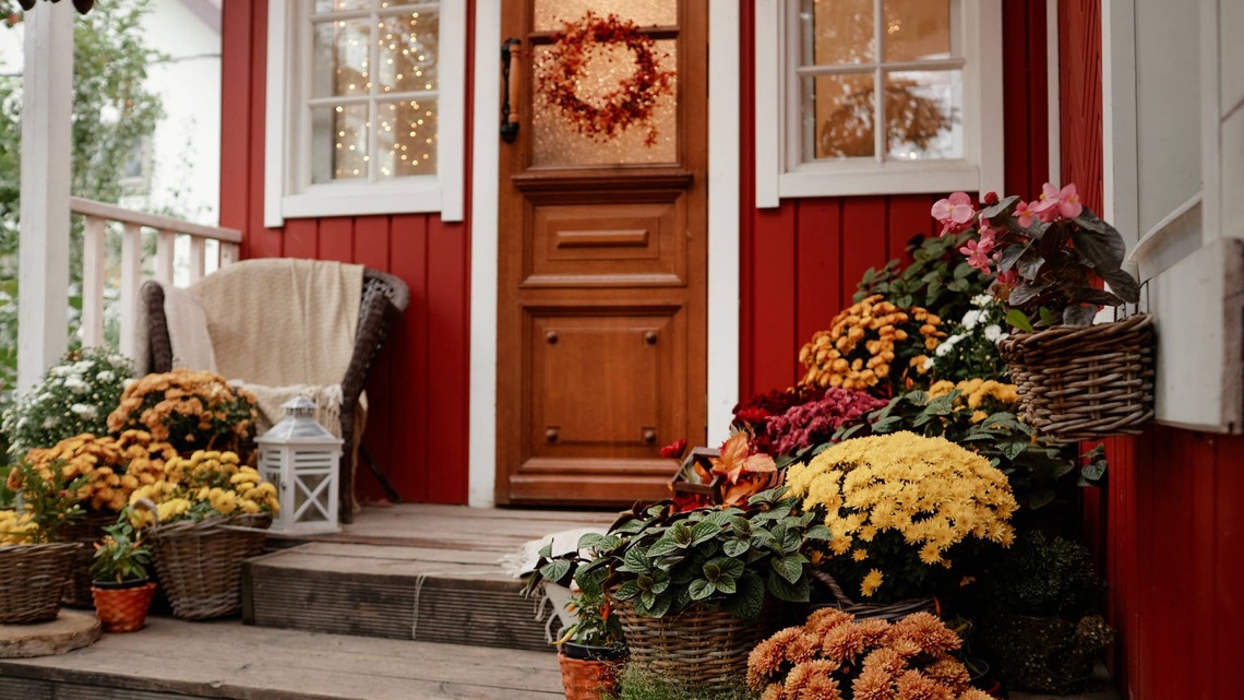 10 Easy October Weekend Projects That Make Your Home Look Better Before the Holidays 
