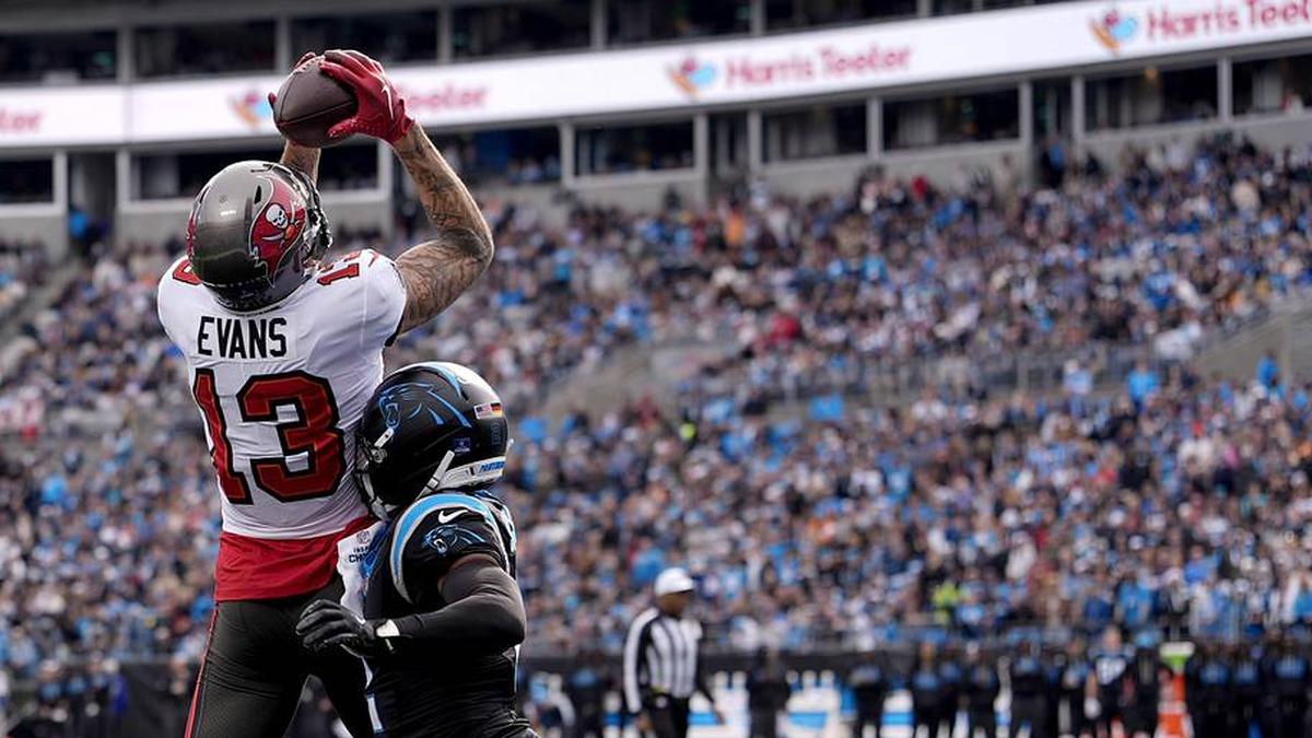  The 49ers signed former Buccaneers wide receiver Mike Evans to make contested catches in the end zone. | Jim Dedmon-Imagn Images 