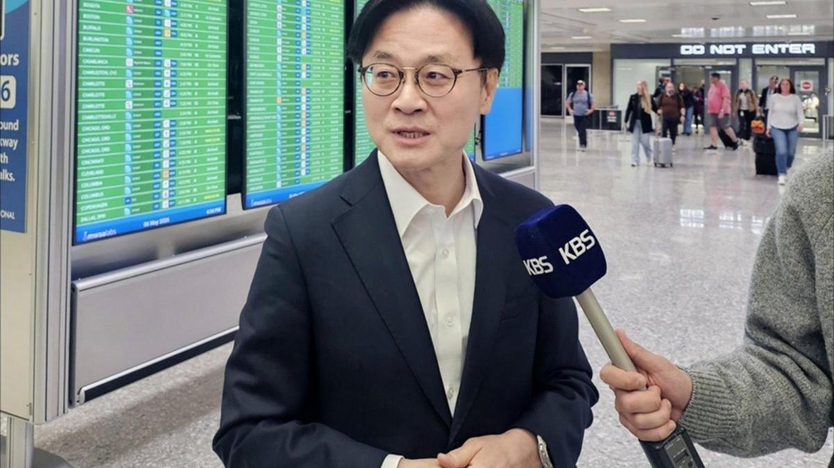 South Korean Industry Minister Kim Jung-kwan speaks to reporters upon his arrival at Dulles International Airport in Dulles, Virginia, USA, 06 May 2026. Jung-kwan is in the US to meet with US Commerce Secretary Howard Lutnick and other government officials to discuss South Korean investment projects in the US. Photo by YONHAP / EPA