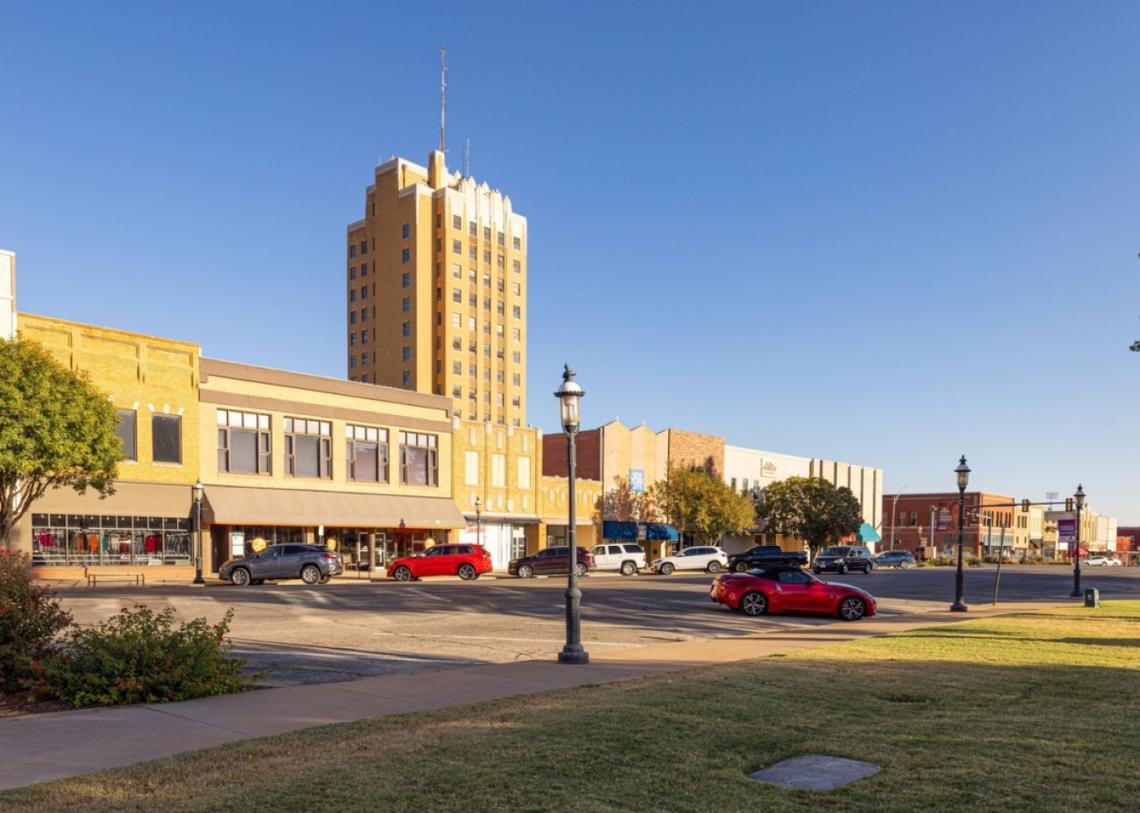  Roberto Galan // Shutterstock 