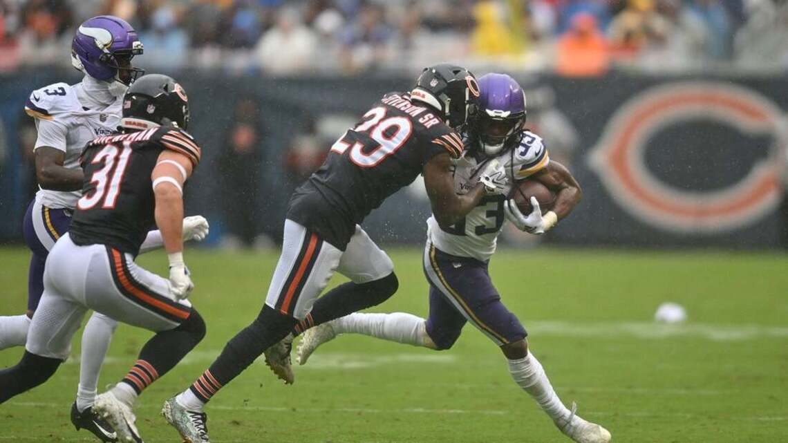 Vikings stifle Bears, who lose Caleb Williams to injury