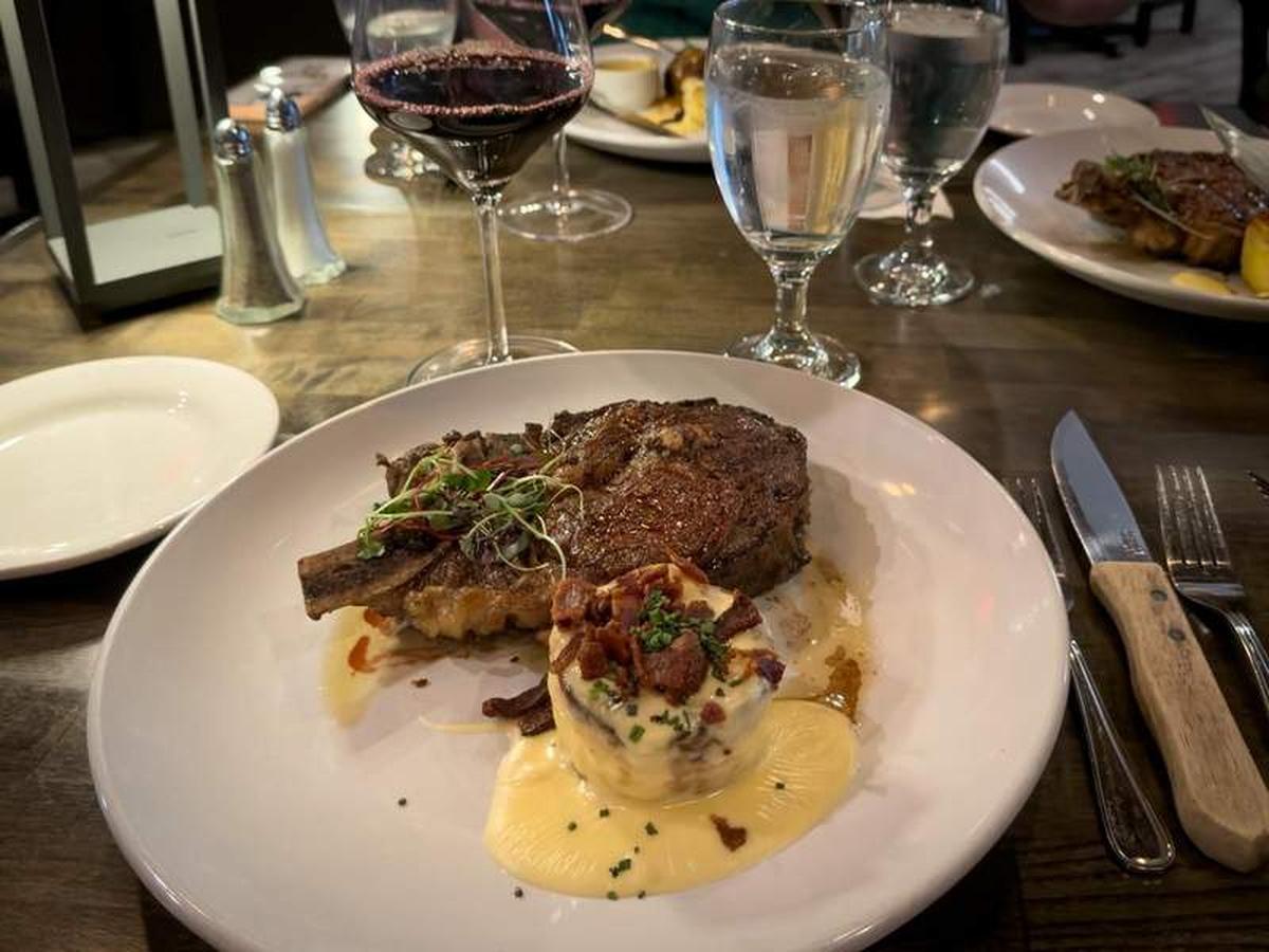  Dinner at Julieanna's Steak & Seafood adds a polished date-night feel to a Yuma weekend. Photo credit: Julie Diebolt Price 