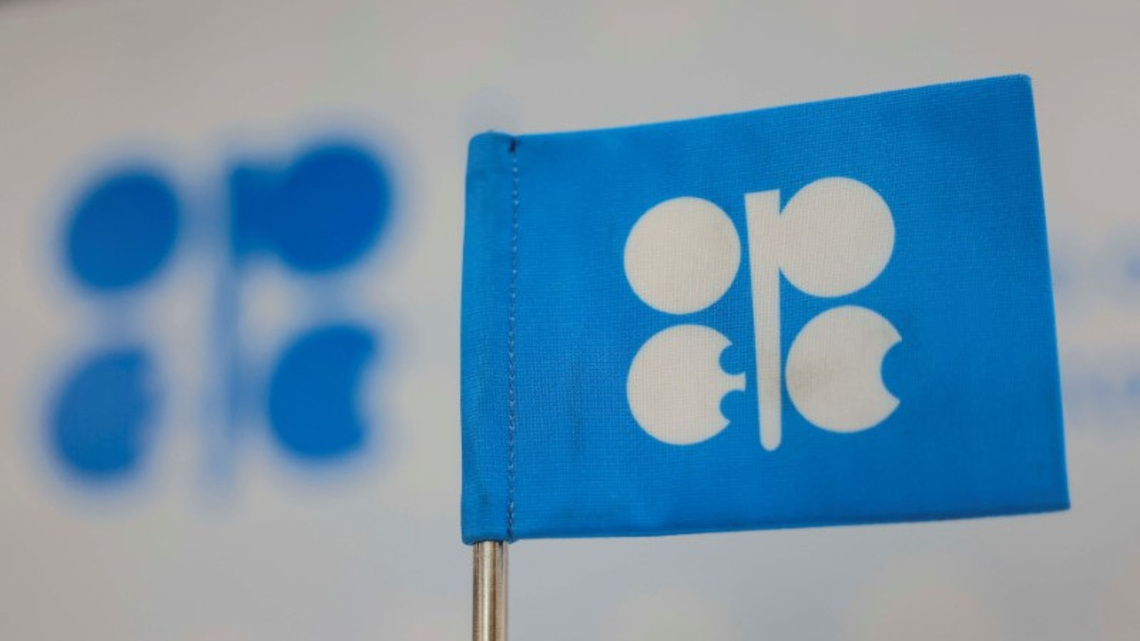 OPEC oil output falls in August, Reuters survey shows