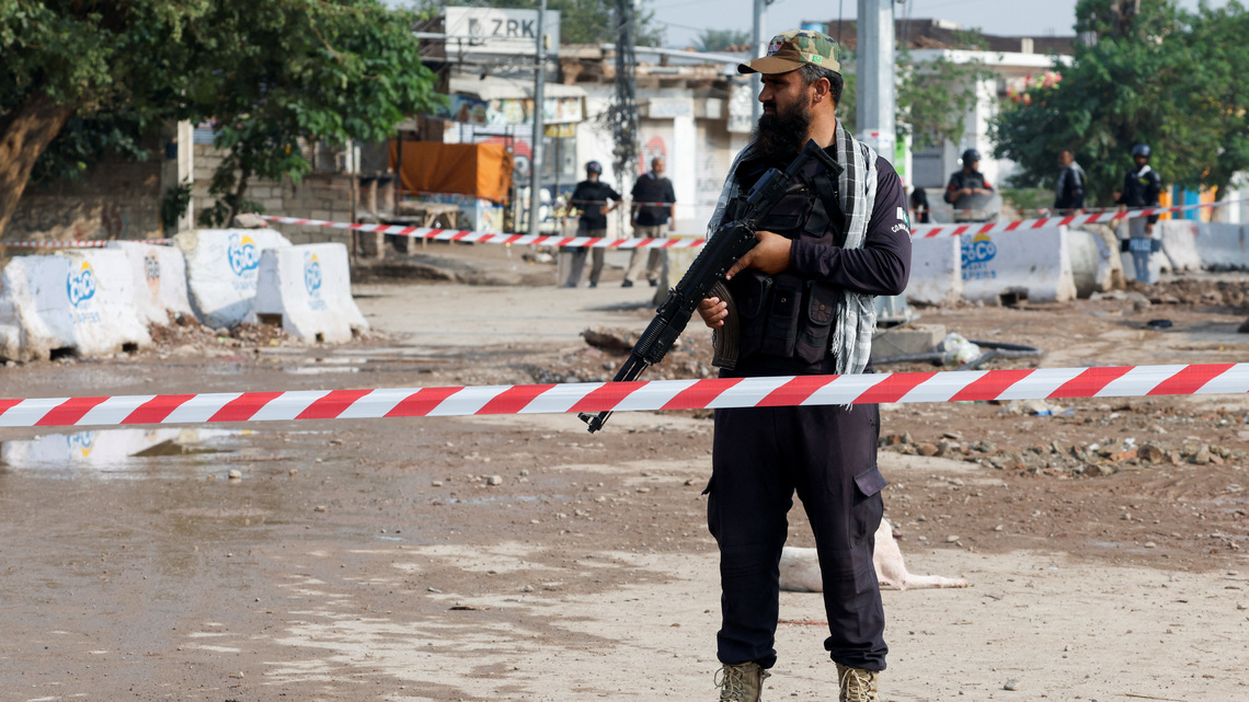 Imran Khan's party's provincial government suspended by Pakistan president 