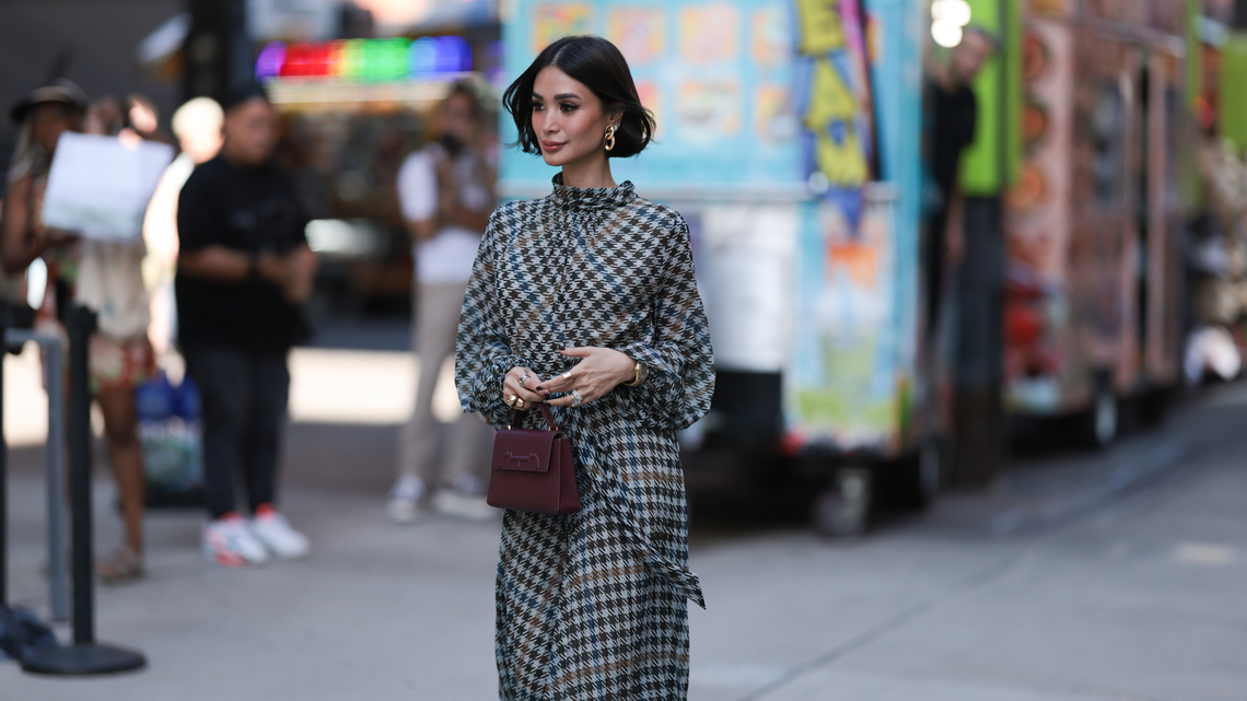 Bye, Batwings! 19 Lantern-Sleeve Dresses That Slim the Upper Arms 