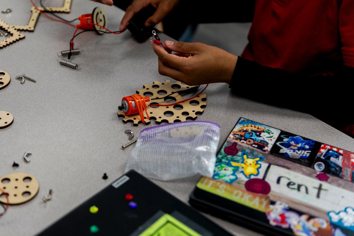  Students work on an interactive project in a computer science class at the McKinley STEAM Academy on March 12, 2026, in Toledo, Ohio. Teachers are adjusting the education space to accommodate students’ lack of focus with new techniques like meditation and "brain breaks" in the classroom. Credit: Sylvia Jarrus for The Hechinger Report