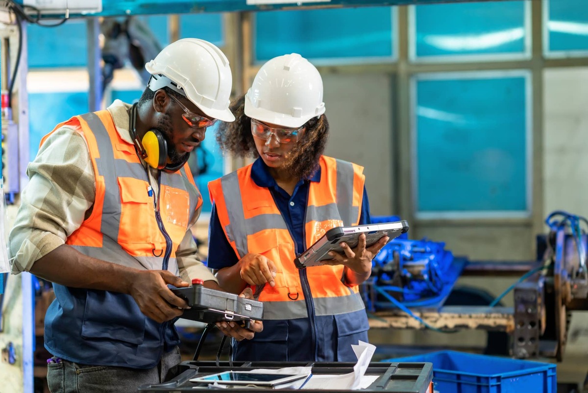  Jeff Bezos argues that AI advances will mean the labor market adjusts at the margins, such as through reduced overtime, as the same economic output will require fewer work hours. Cravetiger/Getty Images