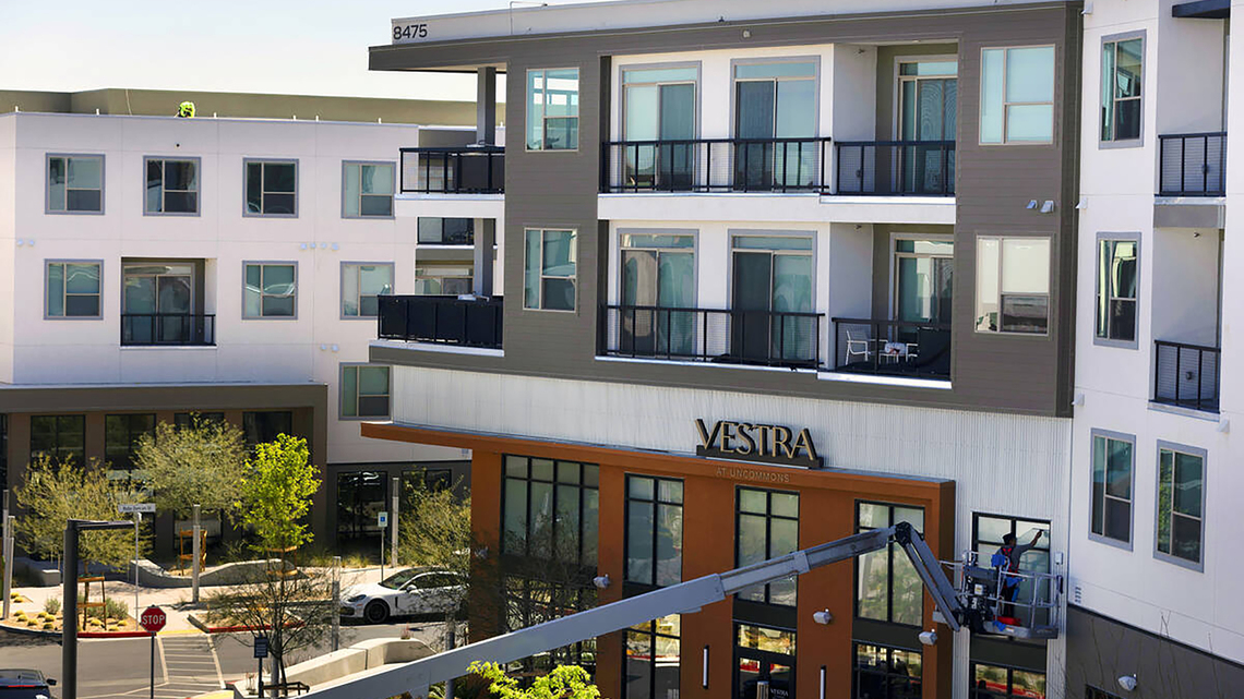 Rents continue their free fall in the Las Vegas Valley, report says 