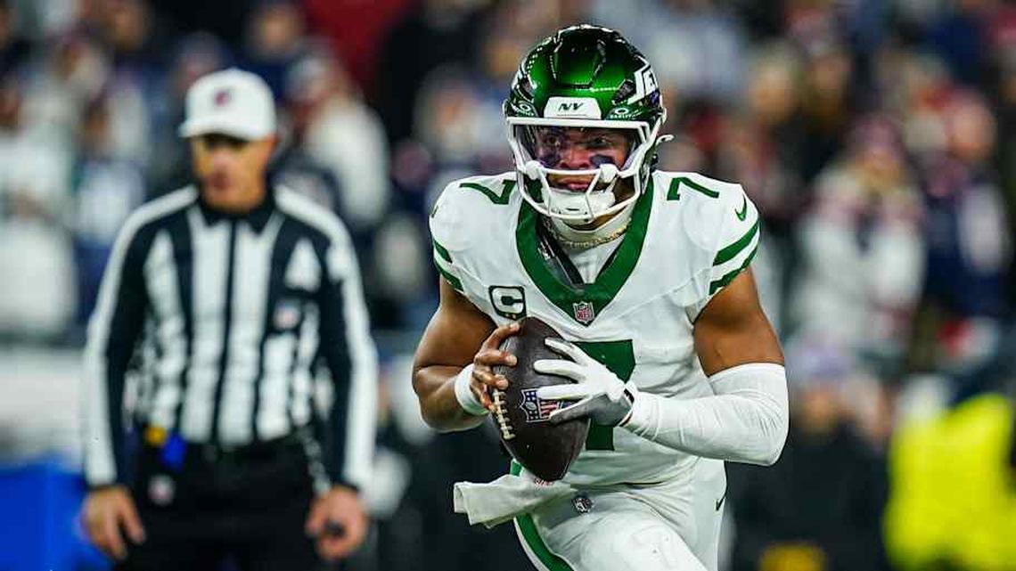 Jets quarterback Justin Fields was reportedly invited to the NFL Pro Bowl Games, but turned down the offer. 