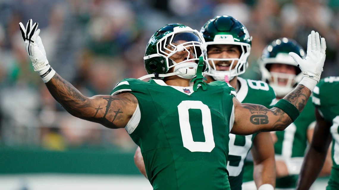 The Jets Are Struggling on the Field, but They're Winning the Trade Deadline 